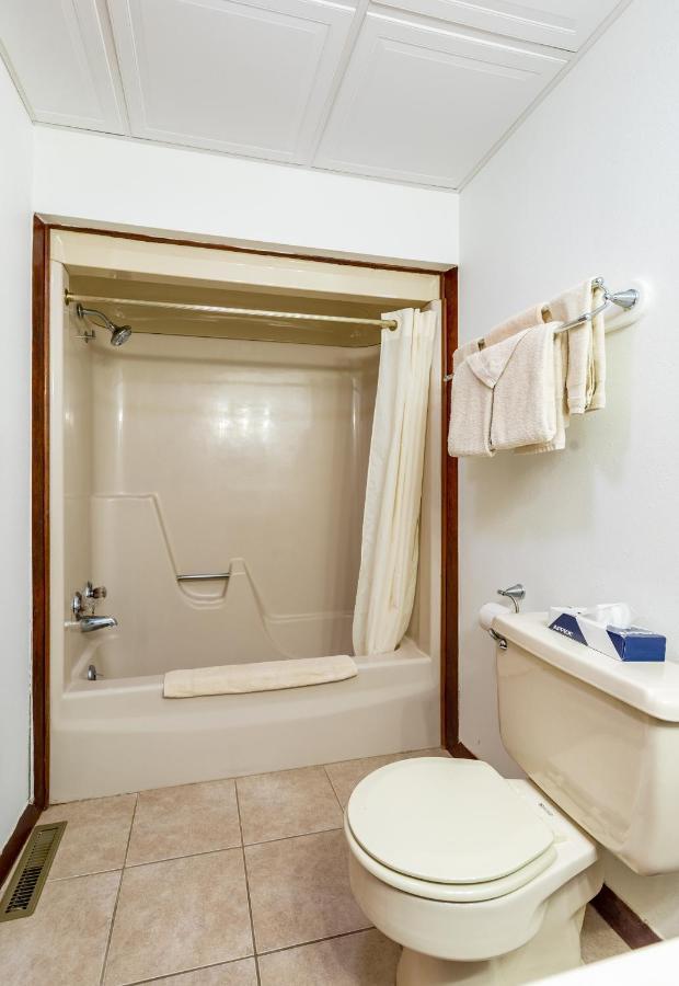 Hotel Crown At Wolf Run DuBois